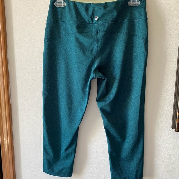 MarikaSport Crop Leggings - Picture 2 of 4